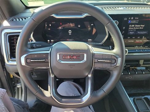 Used 2025 GMC Canyon Elevation image 9