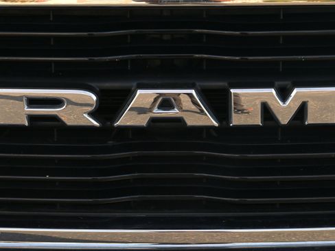 Used 2019 RAM 1500 Big Horn image 36