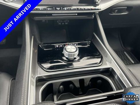 Certified 2024 Jeep Wagoneer 2WD w/ Premium Group I image 37