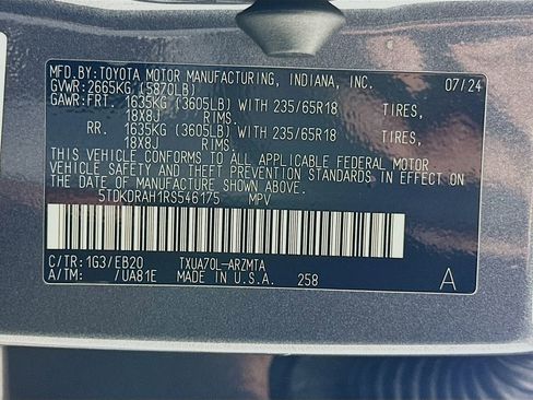 Used 2024 Toyota Highlander XLE image 34