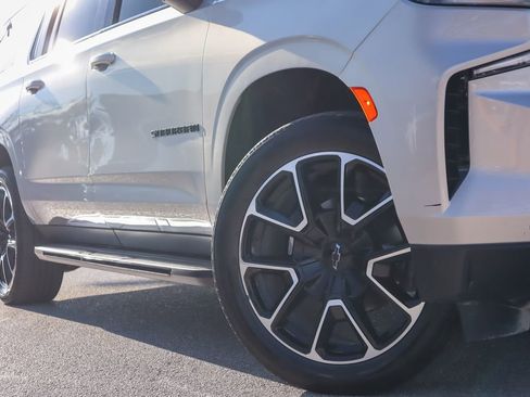 Used 2024 Chevrolet Suburban RST image 2