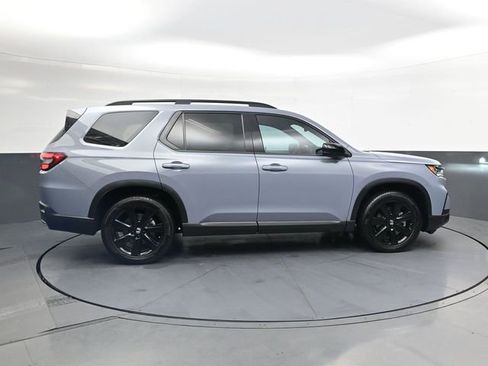 Used 2025 Honda Pilot Black Edition image 3