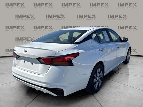 Used 2024 Nissan Altima 2.5 S image 5