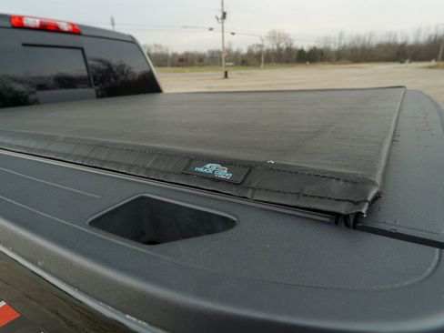 Used 2018 Chevrolet Silverado 1500 High Country image 11