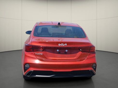 Used 2022 Kia Forte LXS FWD image 5