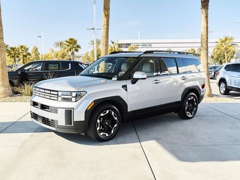 Used 2025 Hyundai Santa Fe SEL image 4