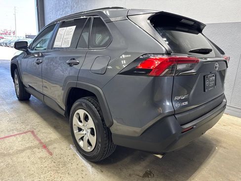 Used 2021 Toyota RAV4 LE FWD image 7