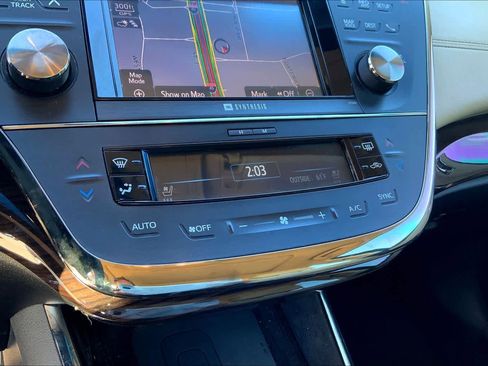 Used 2014 Toyota Avalon Limited image 32