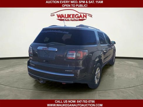 Used 2015 GMC Acadia SLE image 4