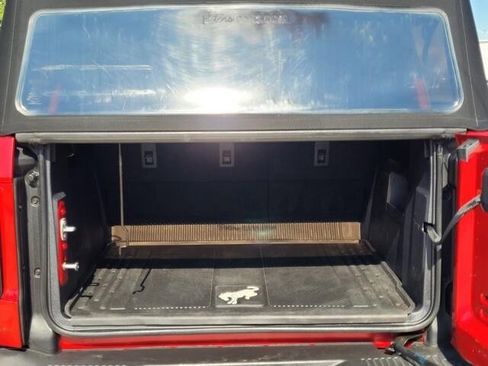 Used 2021 Ford Bronco Badlands image 9