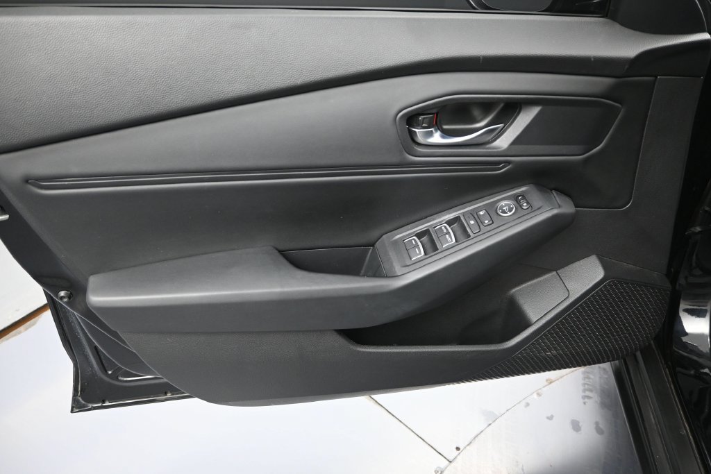 Used 2023 Honda Accord EX image 9