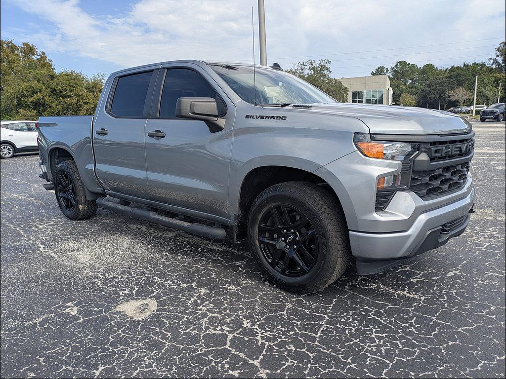 Used 2025 Chevrolet Silverado 1500 Custom w/ Turbomax Blackout Package RWD image 2