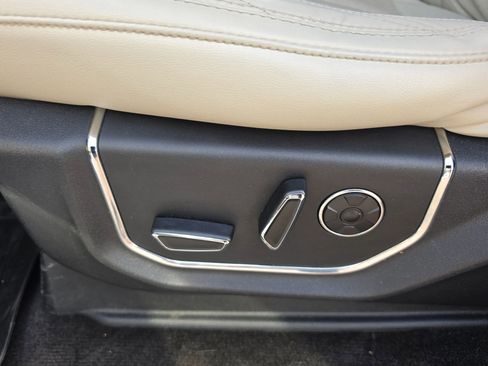 Used 2018 Ford Expedition Platinum image 10