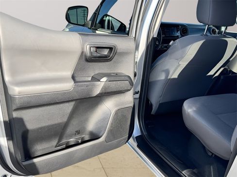Used 2022 Toyota Tacoma SR image 29