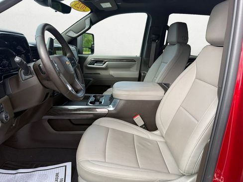 Used 2025 Chevrolet Silverado 3500 LTZ w/ LTZ Texas Edition AWD/4WD image 9