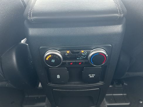 Used 2022 Ford Explorer Limited w/ Equipment Group 301A RWD image 16