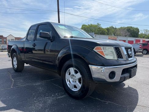Used 2007 Nissan Frontier SE w/ SE Value Truck Pkg RWD image 3
