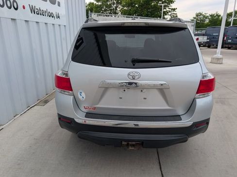 Used 2012 Toyota Highlander SE w/ Tow Pkg FWD image 15