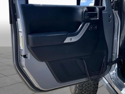 Used 2013 Jeep Wrangler Rubicon w/ PWR Convenience Group AWD/4WD image 19