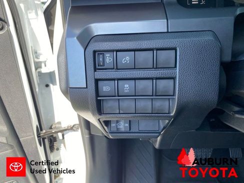 Certified 2025 Toyota Tacoma SR5 w/ SR5 Upgrade Package AWD/4WD image 30