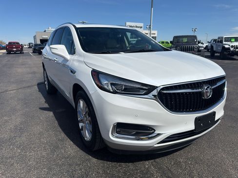 Used 2020 Buick Enclave Premium w/ Sun and Sites Package image 3