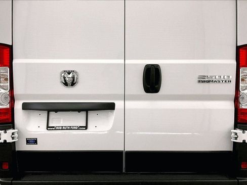 Used 2023 RAM ProMaster 2500 w/ Convenience Group image 4