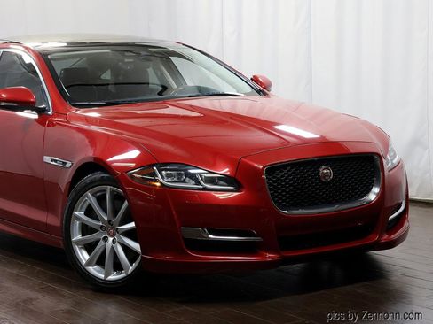 Used 2018 Jaguar XJ R-Sport AWD/4WD image 2