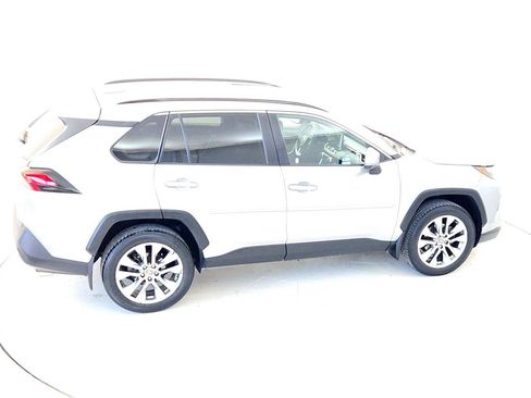 Certified 2022 Toyota RAV4 XLE Premium image 18