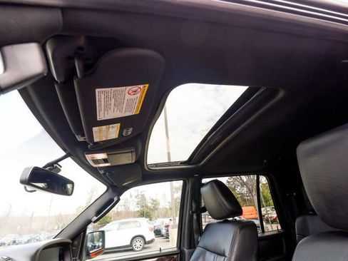 Used 2016 Lincoln Navigator L Reserve image 32