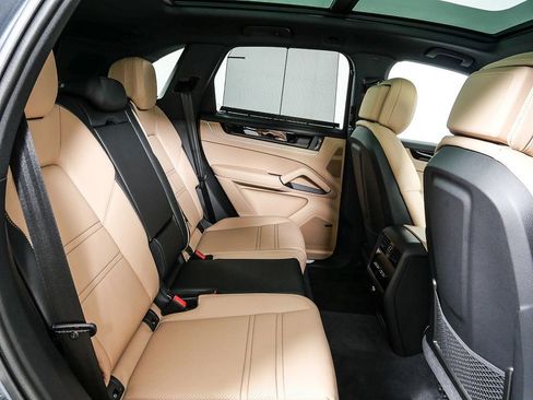 New 2026 Porsche Cayenne S image 24