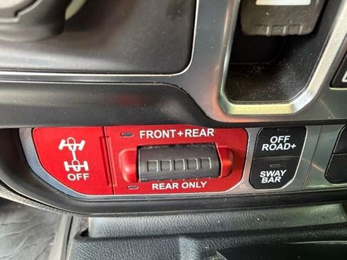 Used 2021 Jeep Gladiator Rubicon AWD/4WD image 15