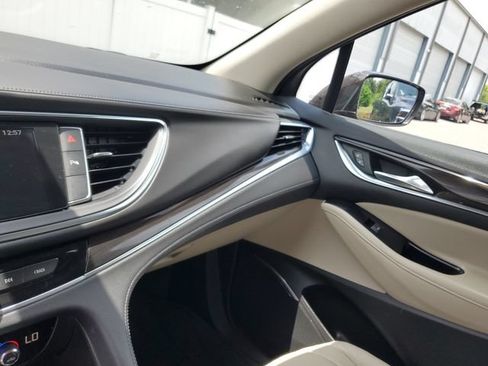 Used 2018 Buick Enclave Essence FWD image 24