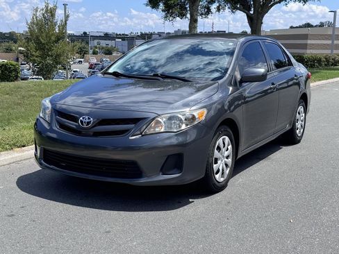 Used 2012 Toyota Corolla L FWD image 2