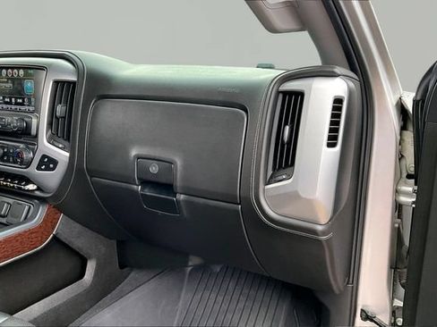 Used 2018 GMC Sierra 1500 SLT AWD/4WD image 18