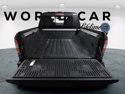 Used 2024 Nissan Frontier SV w/ SV Convenience Package RWD image 16