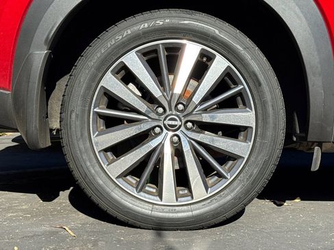 Used 2022 Nissan Pathfinder Platinum w/ Cargo Package FWD image 4