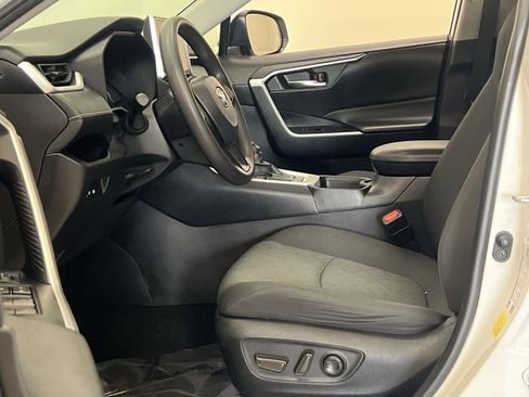 Used 2024 Toyota RAV4 XLE FWD image 12