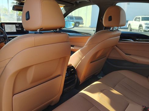 Used 2023 BMW 530i w/ Convenience Package image 11