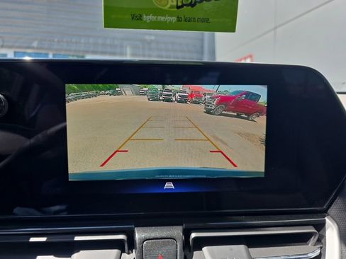 Used 2025 Chevrolet TrailBlazer LT AWD/4WD image 17