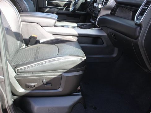 Used 2024 RAM 3500 Laramie w/ Night Edition image 32