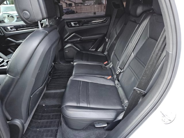 Used 2020 Porsche Cayenne E-Hybrid AWD/4WD image 6