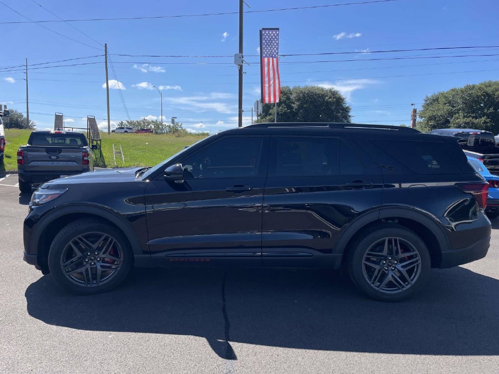 Certified 2026 Ford Explorer ST AWD/4WD image 6