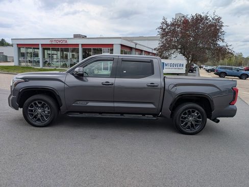 Used 2023 Toyota Tundra Platinum AWD/4WD image 2