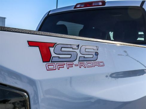 Used 2019 Toyota Tundra SR5 w/ SR5 Upgrade Package image 10