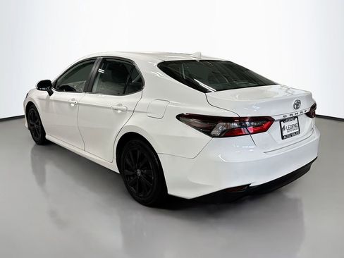 Used 2021 Toyota Camry LE FWD image 9