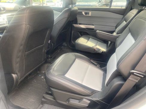 Used 2023 Ford Explorer XLT w/ Equipment Group 202A AWD/4WD image 14