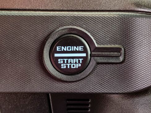 Used 2024 Ford Bronco Badlands image 19