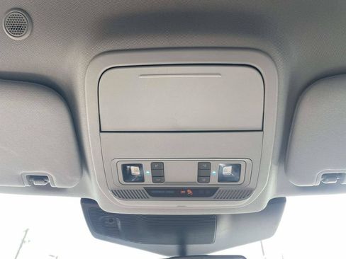 Used 2023 Ford Explorer XLT RWD image 28