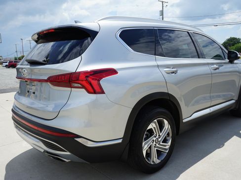 Used 2022 Hyundai Santa Fe SEL w/ Convenience + Premium Package FWD image 5