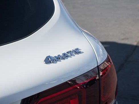 Used 2022 Mercedes-Benz GLC 300 4MATIC image 8